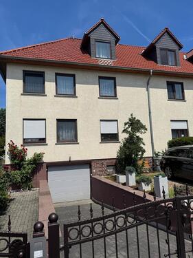 Foto - Mehrfamilienhaus mit 3 abgeschlossenen Wohnungen mit Treppenhaus