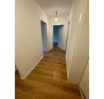 Sanierte 3 Zi Whg mit Tageslichtbad und hochwertiger Ausstattung - Sarstedt