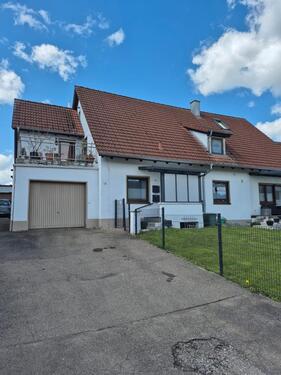 Foto - 6 Zimmer Wohnung - 850,00&nbsp;EUR Kaltmiete, ca.&nbsp; 100,00&nbsp;m&sup2;