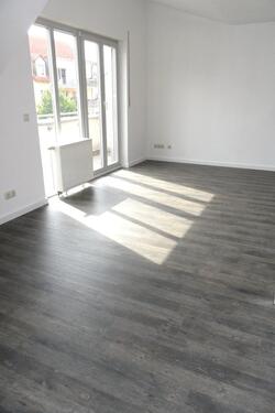 Foto - * mit Balkon * 1 Zimmer Wohnung im Zentrum von Werdau zu vermieten !