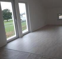 3 Zimmer-Wohnung 89qm mit großem Balkon+Garten Neubau, hell - Fensterbach