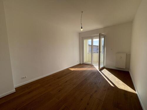 Foto - Erstbezug nach Sanierung: gemütlicher 3-Zimmer-Altbau mit Balkon nahe S-Bhf. Sundgauer Str.