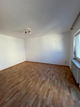 Foto - 1ZKB Wohnung Appartement mit Balkon opt. Stellplatz Reiskirchen