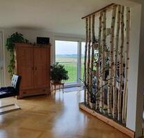 Wohnen mit Blick ins Grüne - 1.350,00&nbsp;EUR Kaltmiete, ca.&nbsp; 160,00&nbsp;m&sup2; in Hohenpolding (PLZ: 84432)