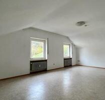 Tolle 1-ZW, 40 qm, Dachgeschosswohnung mit separater EBK - Schweinfurt Haardt