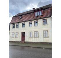 Solides Mehrfamilienhaus - 49.999,00 EUR Kaufpreis, in Burg (PLZ: 39288)
