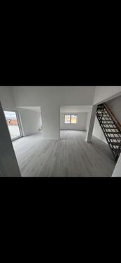 Foto - Tolle 3-Zimmer-Wohnung mit Balkon, Einbauküche & 2 Stellplätzen