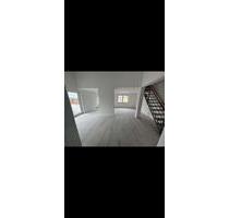 Tolle 3-Zimmer-Wohnung mit Balkon, Einbauküche & 2 Stellplätzen - Neuenstadt am Kocher