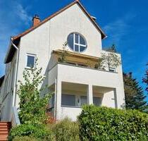 3,5-Zimmer Maisonette-Wohnung (92m² Wfl. + 12,5 m² Dachstudio) - Schwalbach am Taunus