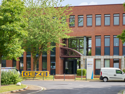 Foto - Erstklassige Bürofläche: frisch renoviert und in Flughafennähe - Provisionsfrei!