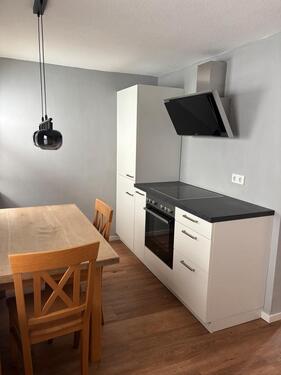 Foto - Charmante 2,5-Zimmer Altbauwohnung mit Kamin & Dachgeschoss