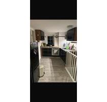 Vermiete schöne helle Altbauwohnung in einem 3 Familienhaus - Schlitz