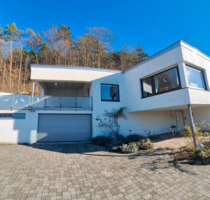 Einfamilienhaus im „zeitlosen Baustil“ mit Einliegerwohnung - Bad Kissingen