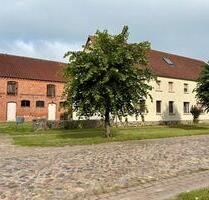 Bauernhof mit 5 Wohnungen u Pferdestall im nördlichen Brandenburg - Neustadt (Dosse)