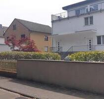 Luxuriöse Penthousewohnung mit Gewerberaum in Heusenstamm am Waldrand und Waldsee