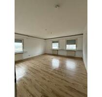 Diese geräumige Etagenwohnung im zweiten Obergeschoss bietet mit drei Zimmern und einer Wohnfläche von rund 100 m² viel Platz für Ihren persönlichen Wohnalltag. Die Wohnung verfügt über zwei... - Saarbrücken West