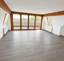 Lichtdurchflutete Dachetage mit Balkon & Loggia in ruhiger Lage - Essen Stadtbezirk III