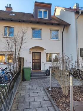 Foto - Schönes Reihenhaus mit Garage und Wohnmobilstellplatz