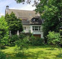 Großzügige Eigentumswohnung mit 450m2 Garten & Doppelgarage - Essen Stadtbezirk IV