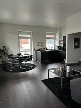 Foto - Moderne, kernsanierte 3- Zimmerwohnung mit zwei Balkonen & Garage