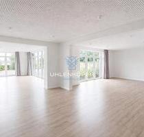 Moderne Praxis- oder Büroräume mit großzügiger Fensterfront - Wrestedt