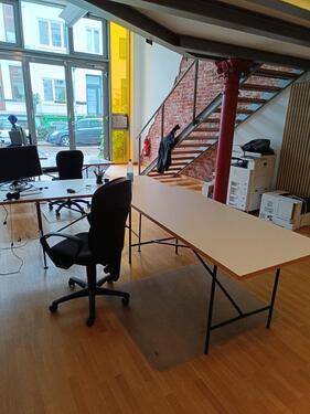 Foto - 1-2 Schreibtische in Viertel-Bürogemeinschaft frei