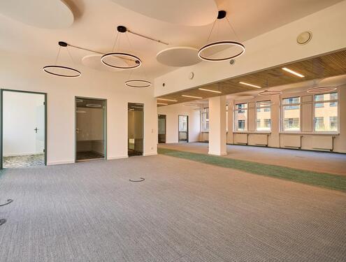 Foto - Renovierte Bürofläche von 300 m² in direkter Nähe zum Flughafen OHNE MAKLERGEBÜHR.