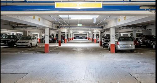 Foto - Großer Tiefgaragenstellplatz – Sachsenhausen – Zentral an S-Bahn