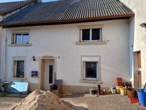 Foto - Haus für Handwerker mit Scheune