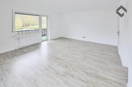 Foto - Erstbezug nach Renovierung – großzügige Wohnung mit Balkon & Garten