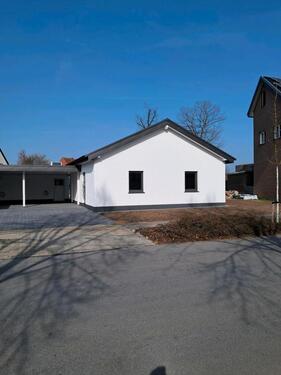 Foto - Neubau Bungalow mit Garten und Carport zu vermieten