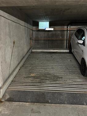 Foto - Tiefgaragenstellplatz in München-Moosach ab 01.10.2025 verfügbar