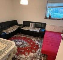 Möbliertes Zimmer mit Blik zum Garten - Hannover Bothfeld-Vahrenheide