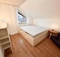 Motorrad-WG: WG Zimmer im Einfamilienhaus mit Garten - Berlin Lichtenberg