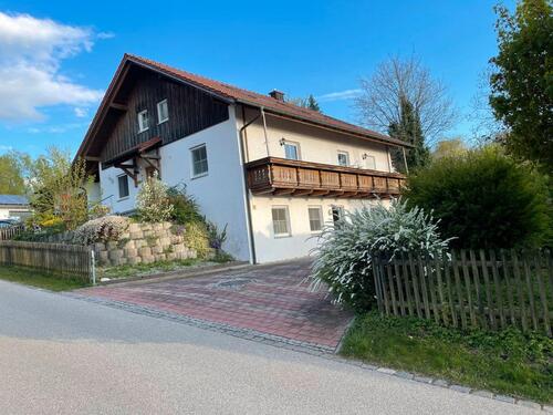 Foto - Großes Haus mit 150qm + 60qm Einliegerwohnung ab August 2026 frei