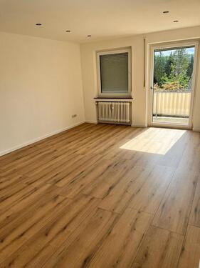 Foto - Renovierte 4-Zimmer Wohnung im 2. OG in ruhiger Lage