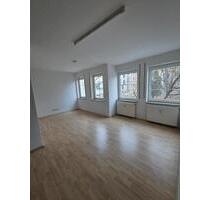 2 Zimmer Mietwohnung mit Küche - 350,00 EUR Kaltmiete, in Plauen (PLZ: 08523)