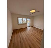 Moderne 1-Zimmer Wohnung mit Balkon & EBK - frisch renoviert - Etzenricht