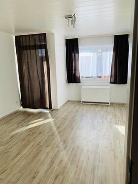 Foto - 1 ZW Hell 30 qmGarageBalkonZentrum Homburg zu verkaufen Sofort
