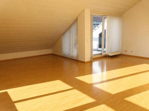 Foto - 3 Zimmer Dachgeschoßwohnung zum Kaufen in Frankfurt am Main