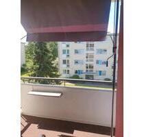 2 Zimmer Wohnung mit Balkon WG Möglich Job Center Möglich - Berlin Lankwitz