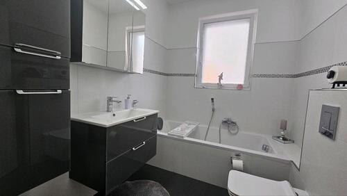 Foto - Mehrfamilienhaus, Wohnhaus in Lich zum Kaufen