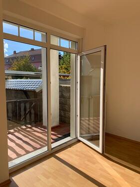 Foto - 3-Raum Wohnung mit Terrasse & Kaminofen – IN RENOVIERUNG
