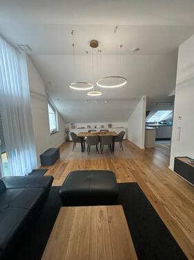 Foto - 4.5 Zimmer Dachgeschoßwohnung zur Miete in Leonberg