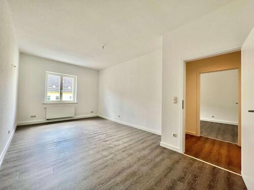 Foto - Renovierte große 2-Raumwohnung mit Balkon zu vermieten
