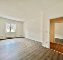 Renovierte große 2-Raumwohnung mit Balkon zu vermieten - Chemnitz Bernsdorf