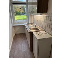 Ab sofort, frisch renovierte 2-Zimmer Wohnung, stadtzentral, mit neuer Küche - Lüdenscheid Staberg
