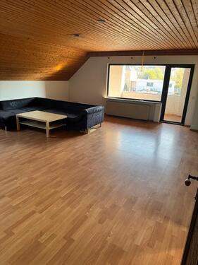 Foto - Große Dachgeschoßwohnung in Losheim sofort verfügbar.