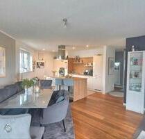 Großzügige 4 Zimmer Wohnung mit 2 Balkonen, Doppelgarage 2 Bäder - Großmaischeid