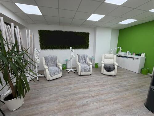 Foto - Voll ausgestattetes Beauty- Studio (Zahnbleaching) im Zentrum